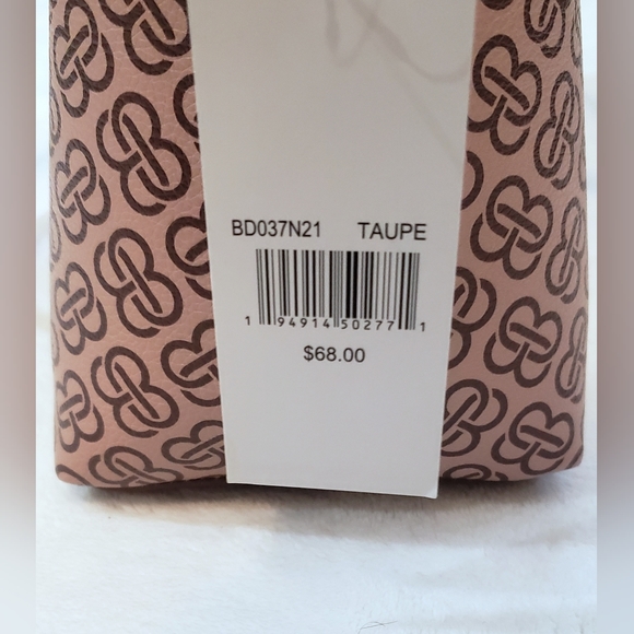 Bandolino Purse - Picture 7 of 8